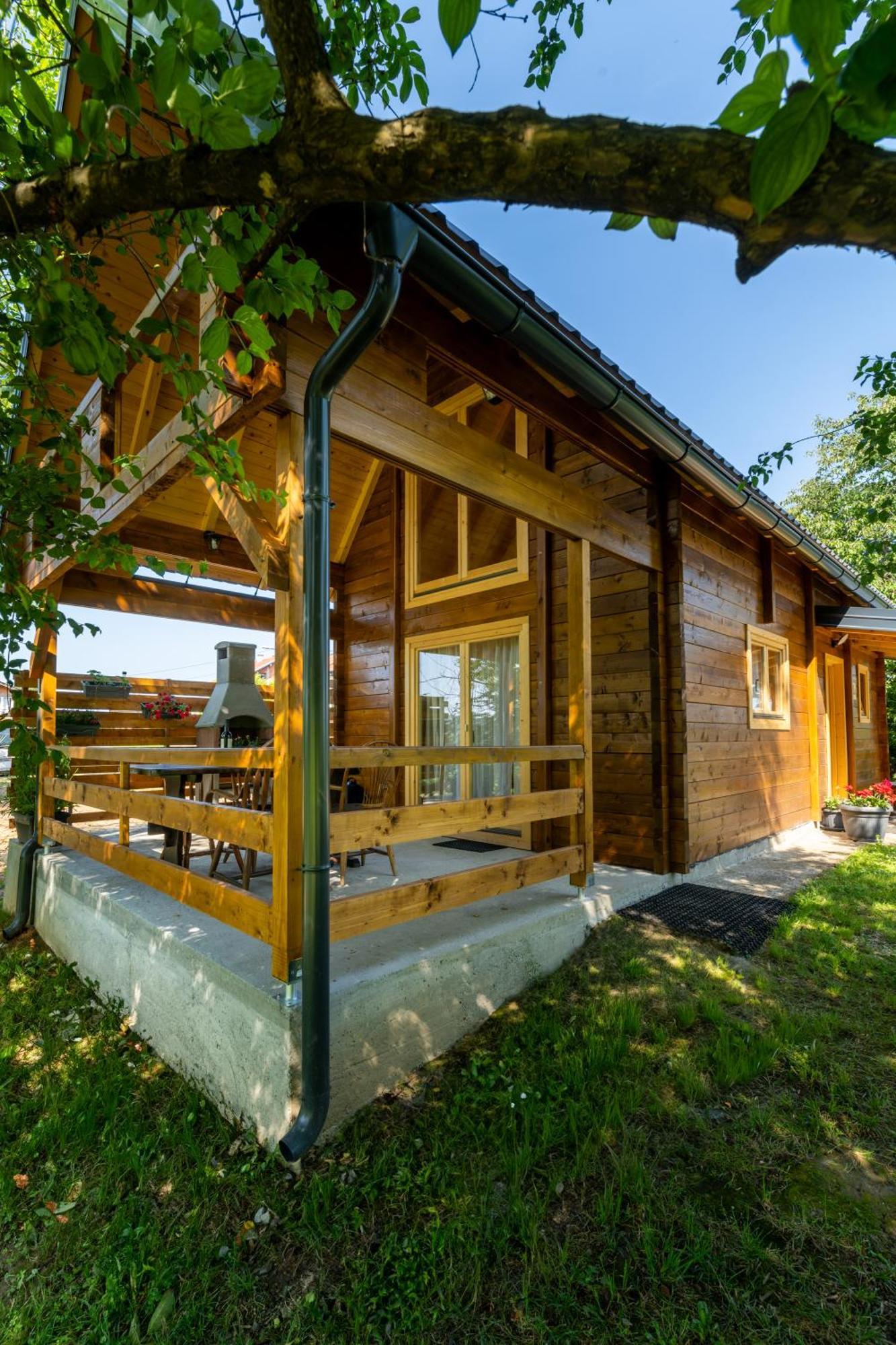 House Jela * Karlovac